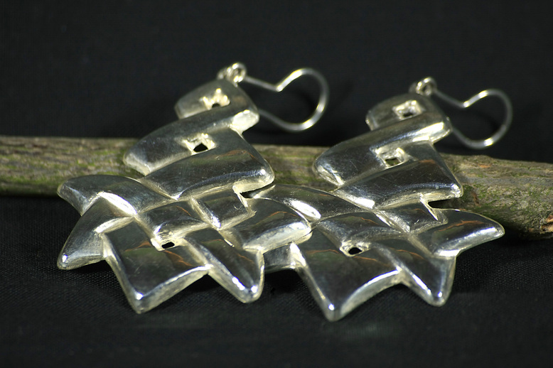 Ohrringe Treibarbeit 